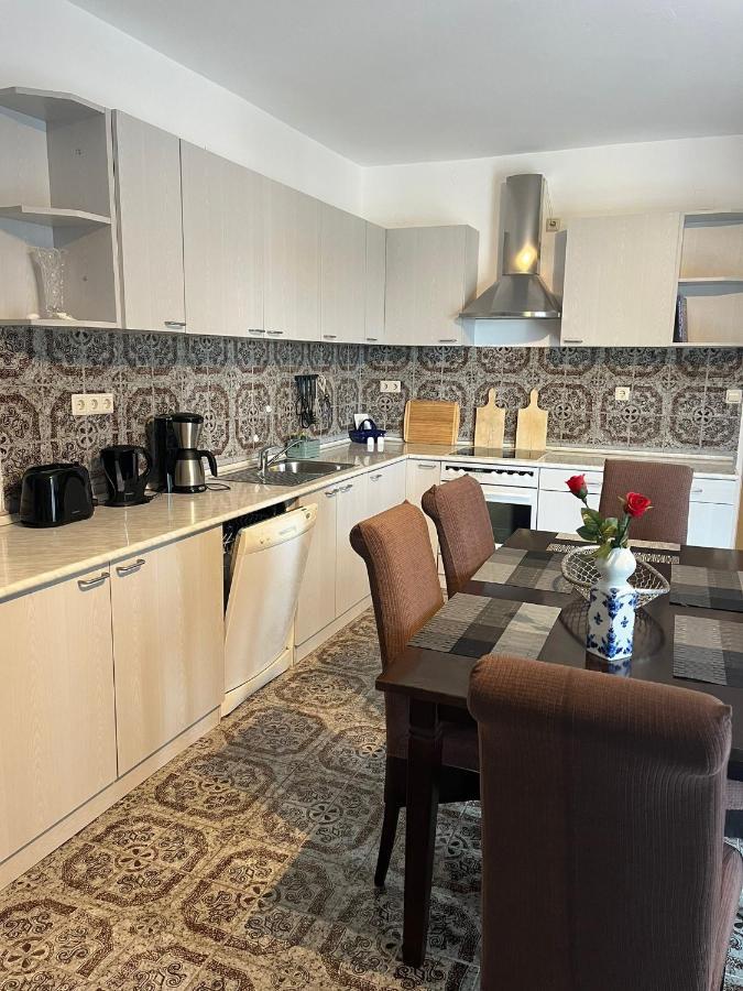 Apartments Lili セニ エクステリア 写真