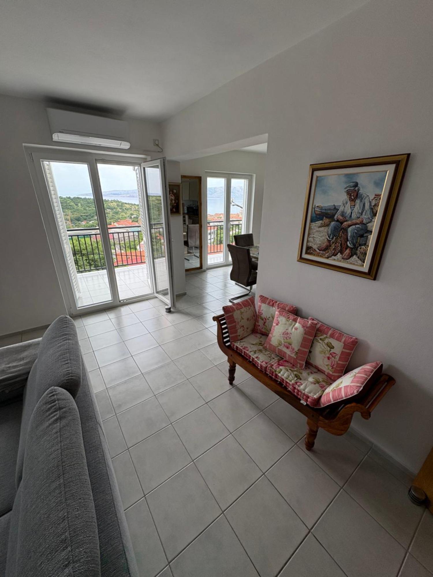 Apartments Lili セニ エクステリア 写真